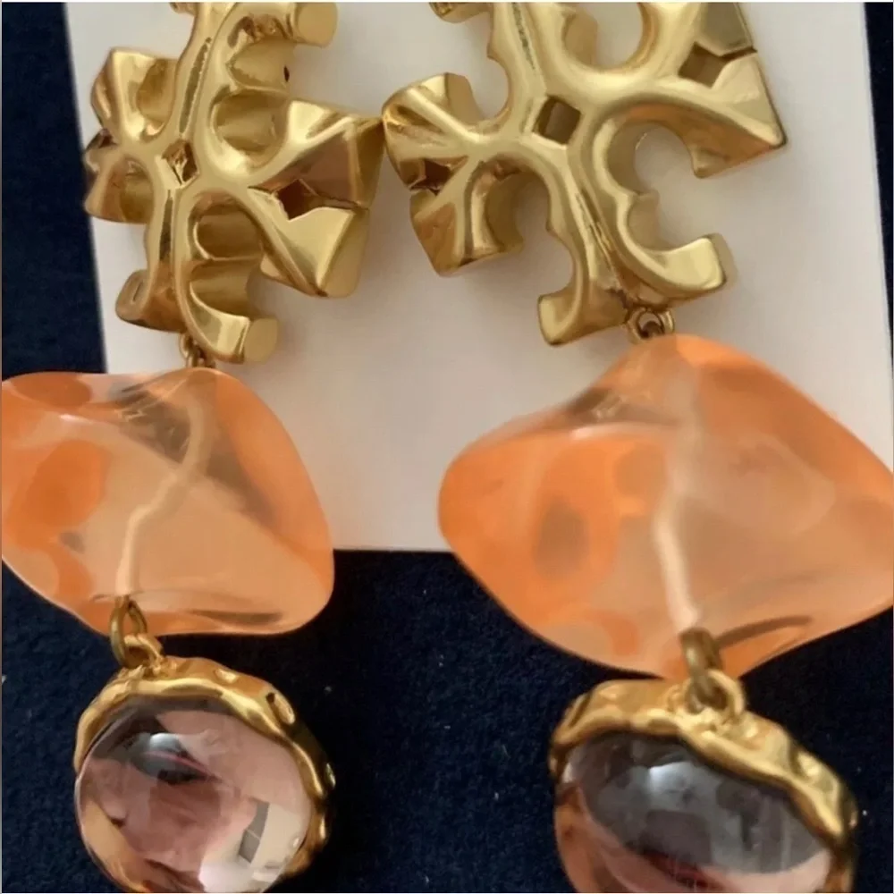 Designers Brands For Customers That Love To Wear Casual and Elegant Accessories;